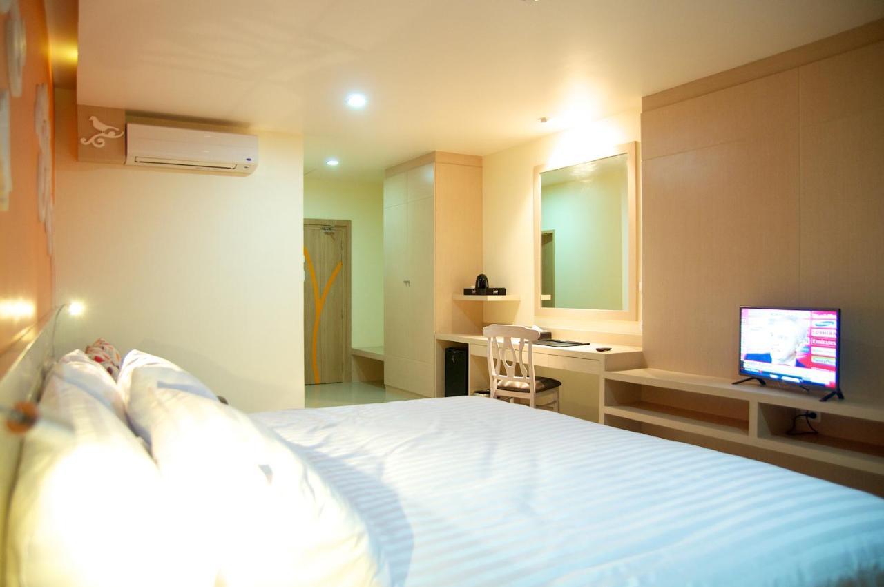 Jolly Suites&Spa Petkasem Ban Nong Khaem  Екстер'єр фото
