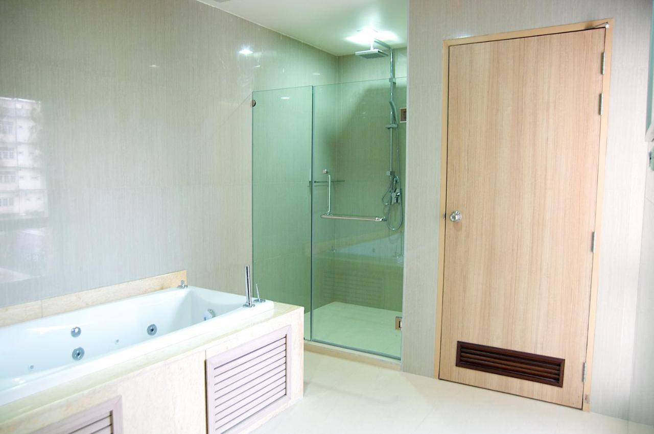 Jolly Suites&Spa Petkasem Ban Nong Khaem  Екстер'єр фото
