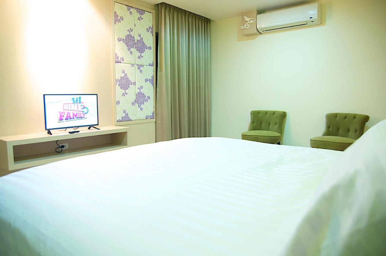 Jolly Suites&Spa Petkasem Ban Nong Khaem  Екстер'єр фото